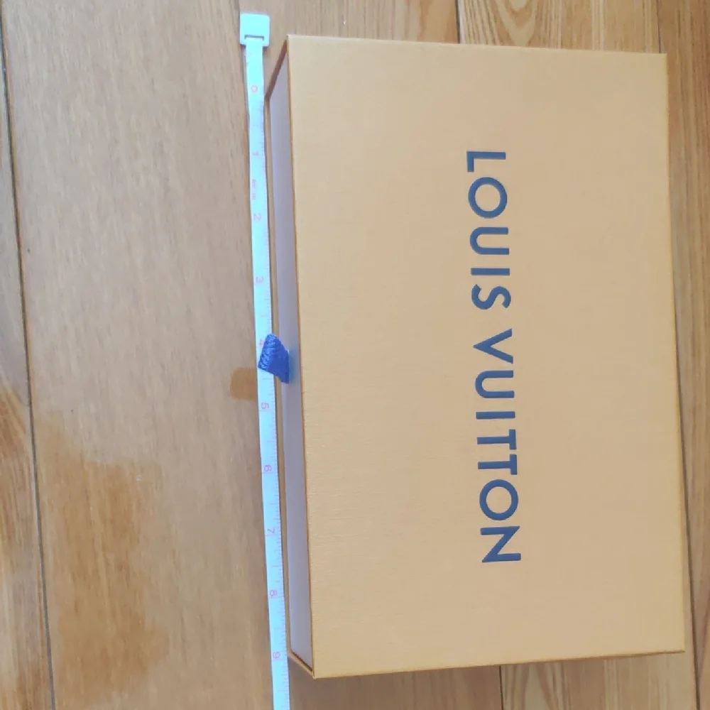 Louis Vuitton Yellow Set with Blue Accents - Picture 2 of 10